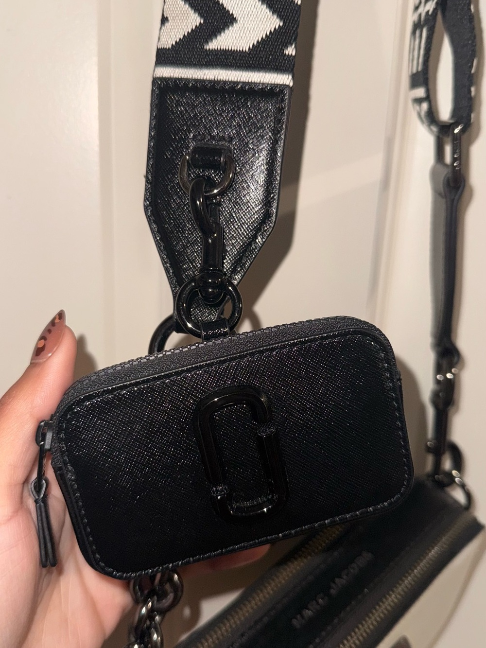 Marc Jacobs THE UTILITY Snapshot Crossbody Bag with Black Logo Strap PLUS Charm - Picture 8 of 12